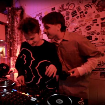 Mustard Boys | QUIVR | 25-07-25
