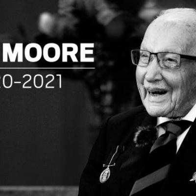 നൂറിൽ നൂറു നേടിയ ടോം മൂർ