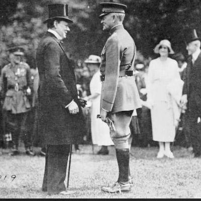 S8 Ep181: SHOW 12-9-25 CBS EYE ON THE WORLD WITH JOHN BATCHELOR 1918 THE SHOW BEGINS IN THE DOUBTS ABOUT THE FED CUT AND THE MARKETS. FIRST HOUR 9-915 Wall Street Bets on Rate Cuts Despite Mixed Economic Signals: Colleague Elizabeth Peek discusses the near cer S8 Ep181: SHOW 12-9-25 CBS EYE ON THE WORLD WITH JOHN BATCHELOR 1918 THE SHOW BEGINS IN THE DOUBTS ABOUT THE FED CUT AND THE MARKETS. FIRST HOUR 9-915 Wall Street Bets on Rate Cuts Despite Mixed Economic Signals: Colleague Elizabeth Peek discusses the near cer