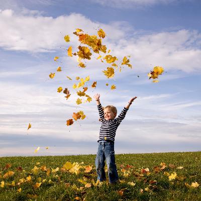 英语名言：当世界问 “你为他人做了什么”，你能及格吗？