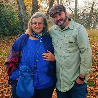 CLARA OBLIGADO Y RAUL DE TAPIA, UN ÁRBOL DE COMPAÑÍA CLARA OBLIGADO Y RAUL DE TAPIA, UN ÁRBOL DE COMPAÑÍA