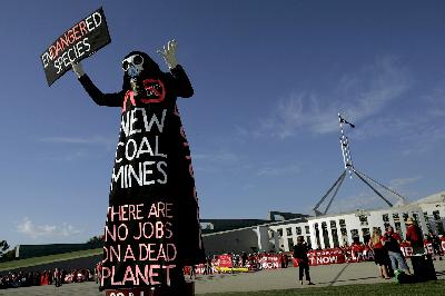 Vested interests vs public interest? The relation of Australian governments with the fossil fuel industry