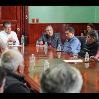 🚧 GOBIERNO DE TLAXCALA ABRE MESA DE DIÁLOGO CON TRANSPORTISTAS ANTE CIERRE VIAL 🚧