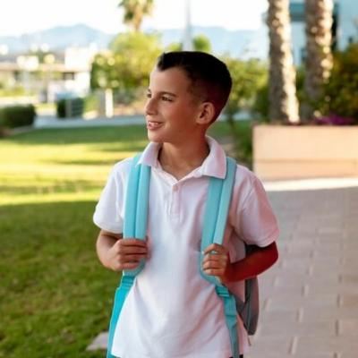 On the Way to School (one-minute story)