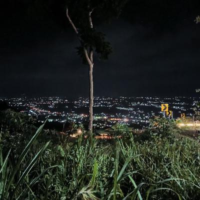 Hujan.