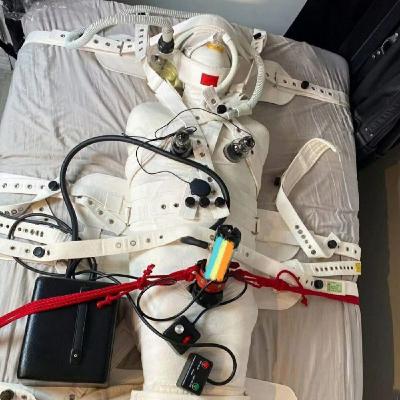 Lolita Barista at the Underground Starbucks