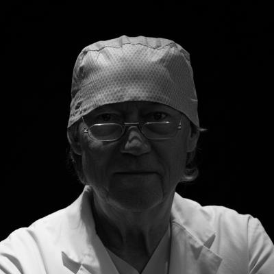 PROF. DR. DR. MANG - Deutschlands bekanntester Schönheitschirurg rechnet mit dem System ab PROF. DR. DR. MANG - Deutschlands bekanntester Schönheitschirurg rechnet mit dem System ab