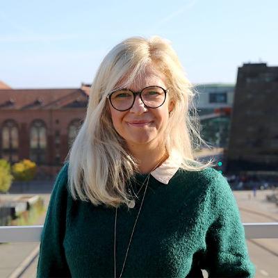 ‘Helt ærligt, mor': Hvad vil det så, helt ærligt, sige at blive mor? ‘Helt ærligt, mor': Hvad vil det så, helt ærligt, sige at blive mor?