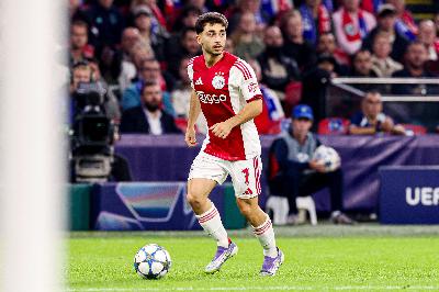 Raúl Moro afronta con optimismo su etapa en el Ajax: "Intento hacer lo mejor posible para ganarme un sitio en el once" Raúl Moro afronta con optimismo su etapa en el Ajax: "Intento hacer lo mejor posible para ganarme un sitio en el once"