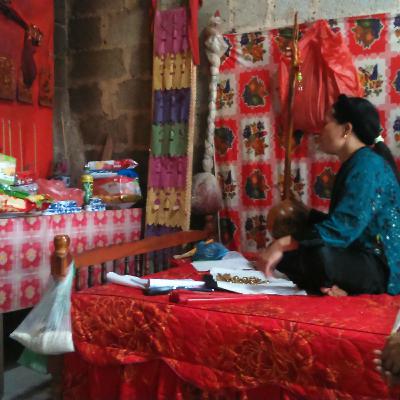Những Hủ Tục Lạc Hậu Ở Việt Nam: Góc Tối Văn Hóa Cần Được Thay Đổi Những Hủ Tục Lạc Hậu Ở Việt Nam: Góc Tối Văn Hóa Cần Được Thay Đổi