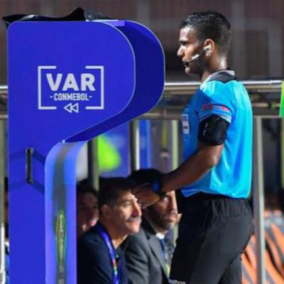 MARIANO CLOSS: EL VAR ES ÚTIL PERO..... SUS PRO Y CONTRAS PARA LOS EQUIPOS ARGENTINOS EN LA COPA.!!!