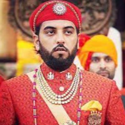 Tapping into the mindset of Modern Day Indian Prince Lakshyaraj Singh Mewar (Udaipur) - PodX Ep. 28 - Ayush Majithia