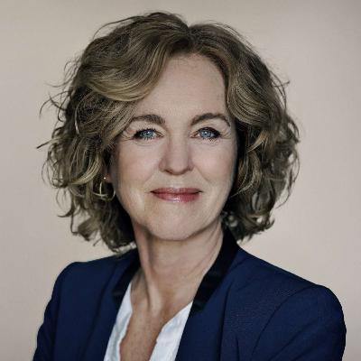 Astrofysiker Anja C. Andersen læser tegneserier Astrofysiker Anja C. Andersen læser tegneserier