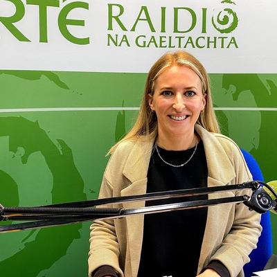 Caoimhe Ní Chonchoille ó Sheomra na Nuachta.