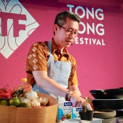 71: The ungroundedness and homesickness of overseas Singaporeans | Christopher Ng, blogger of Christopher’s Asian Delicacies