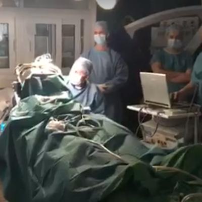 Végignéztek egy agyműtétet, sőt, élőben közvetítették