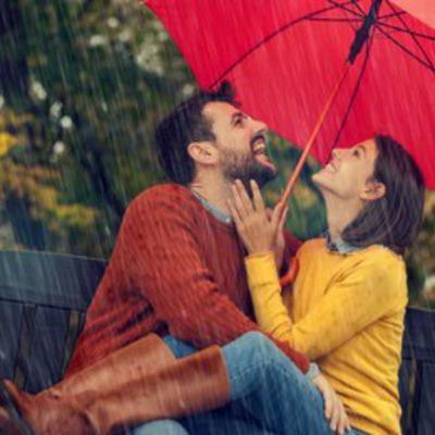 Ek Ladki Bheegi Bhaagi Si... Ek Ladki Bheegi Bhaagi Si...