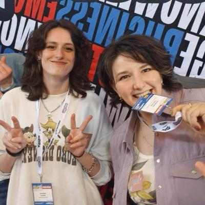 Zwei Durchstarterinnen über erste Schritte, Pinguine & den Kampf um Erfolg: OK COOL trifft Melanie Obers & Elisabeth Alt