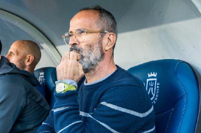 Álvaro Cervera no ve un problema tener que decidir si Aitor Sanz regresa al once tras el buen rendimiento en la medular de Juanjo y Fabricio Álvaro Cervera no ve un problema tener que decidir si Aitor Sanz regresa al once tras el buen rendimiento en la medular de Juanjo y Fabricio