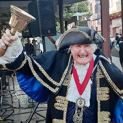 Colonial History at Windsor's Gas Lamp Lighting Festival -Mike Smioth