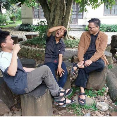 Sekelumit hidup bapak bapak - Perkenalan