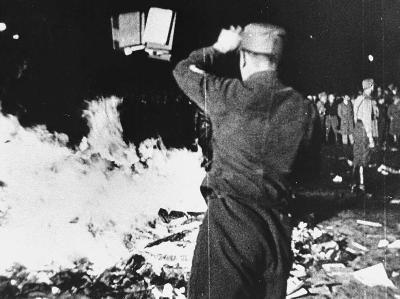 71: 4. Hitler's Aerial Campaign and the November Defeat. Tim Ryback discusses how ahead of the November 6th election, Hitler campaigned intensively using an airplane—a strategy known as Hitler Über Deutschland—to circumvent media bans and reach "heartland Ger