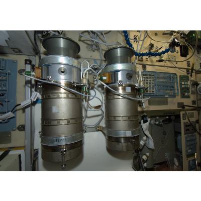 Astronautas crean oxígeno en el espacio