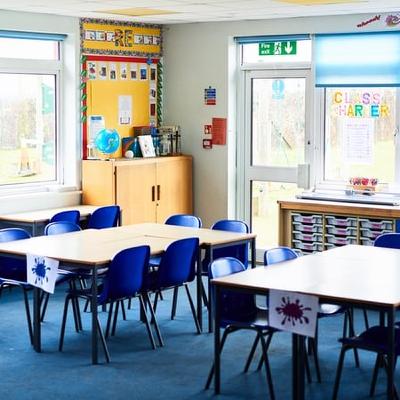 Tús Áite: Múinteoirí agus Páistí Méanaicmeacha