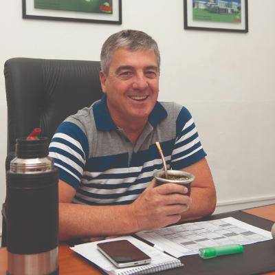 Cátedra Avícola Entrevistas - #1 - Adrian Tournour - Fadel Cátedra Avícola Entrevistas - #1 - Adrian Tournour - Fadel