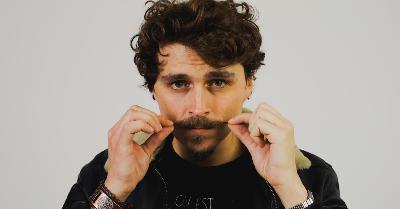 Storia dei miei baffi