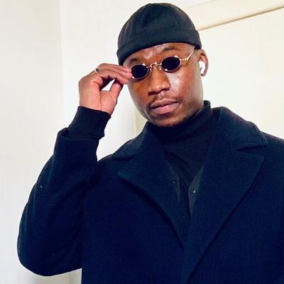 Imogen Arate with Mosh Imogen Arate with Mosh