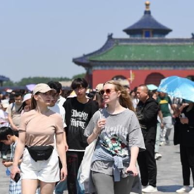 假日旅游热潮展现经济活力 假日旅游热潮展现经济活力