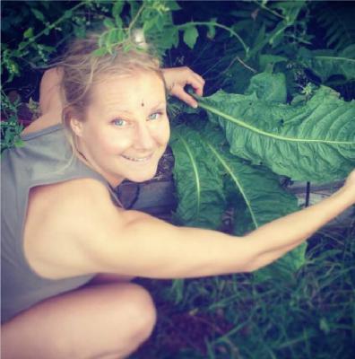 034 - Herbalism, Philosophy, and Fermentation With Angelina Hjelm