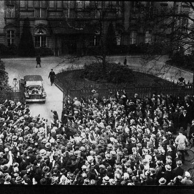 71: 3. Gridlock and the Dissolution of the Reichstag. Timothy Ryback discusses how following Hitler's August refusal to cooperate, the Nazis actively used "obstructionist politics" to gridlock and paralyze the legislative system, using their 37% of seats to d
