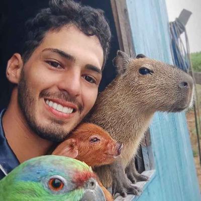 Ep. 17 - Capivara Filó, A mala da passageira da Gol, Técnico Cuca e Goleiro Adriel e mais palpites