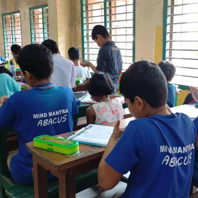 মাইন্ড মন্ত্র অ্যাবাকাসের কামাল,ন্যাশনাল ম্যাথ কম্পিটিশনে বসল বাঁকুড়া শহরের প্রায় ১২০০ পড়ুয়া।