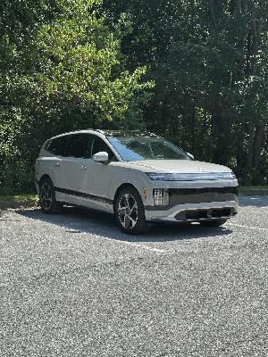 Road Testing the Hyundai IONIQ 9, Plus the Updated Toyota Sienna, & Wild Audi RS e-tron GT