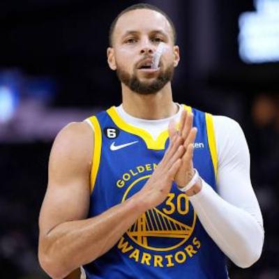Stephen Curry Reflects on Defeat against Lakers & Relationship with LeBron, Post-Match Discussion