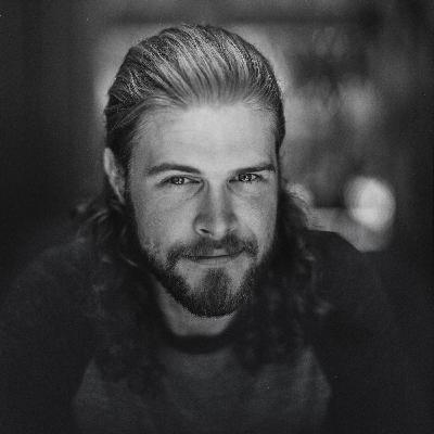 Episode 14 (S2 E1) with Jesse Damiani Episode 14 (S2 E1) with Jesse Damiani