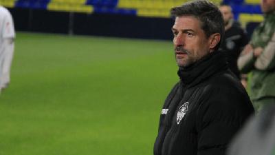 Roberto Bas analiza las sensaciones del equipo y la visita a Sagunto