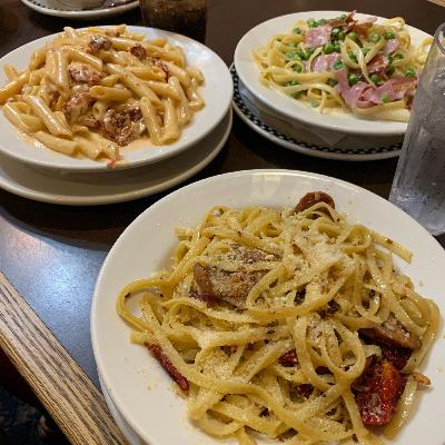 Episode 4: “My Chicken was Drippin’ “- Taco Bell, Frontera, & Lucky Strike Pasta Night with Evan