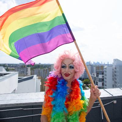 From Private to Public: Entering the Polish Drag Scene (in Polish)