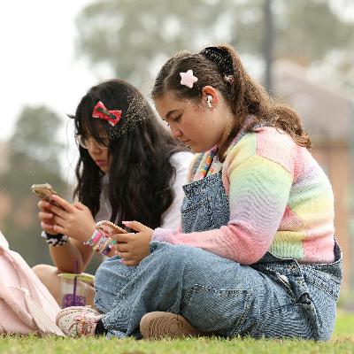 Et SoMe-forbud, en trusselsvurdering og et kærestebrev til SF Et SoMe-forbud, en trusselsvurdering og et kærestebrev til SF