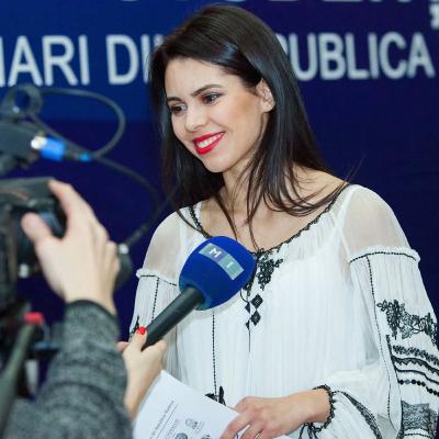 088-EN - Daniela Avramioti about living in the UK, moving to HK, working at Google & her award winning business Me Time Ritual