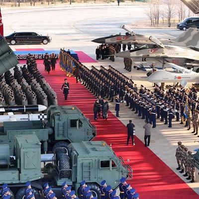 Tin quốc tế - Triều Tiên lần đầu tiên phô diễn tên lửa không đối đất tầm xa