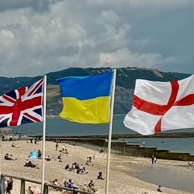 Коли, де і яким прапором доречніше розвівати у Великій Британії? Коли, де і яким прапором доречніше розвівати у Великій Британії?