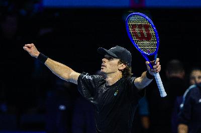 Fri Fix: AFLW semi-finals and has de Minaur overcome his demons?