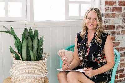 Episode #1 with Naomi Arnold: Pivoting from a Government Career to a Coaching Business