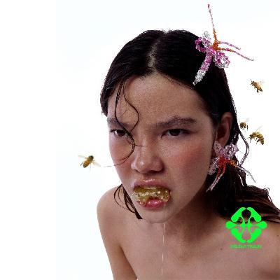 Exploring Biodiversity Through Beautiful Beading: Interview with Jewellery Designer Helena Thulin!