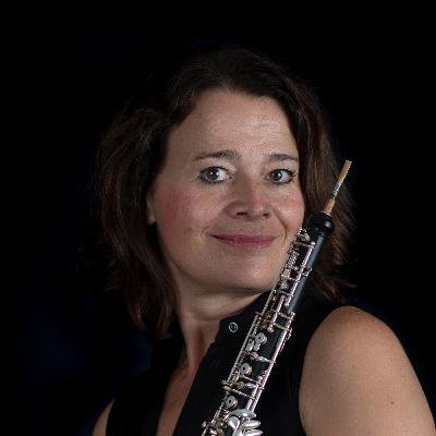 Gevoelige Kwesties Podcast - #33 Pauline vertelt over gevoelig durven zijn als beroepsmusicus. Gevoelige Kwesties Podcast - #33 Pauline vertelt over gevoelig durven zijn als beroepsmusicus.